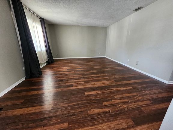5th image of 4633 Bayshore Dr APT M5
