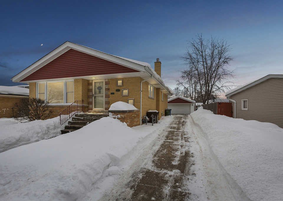 1st image of 4625 W 100th Pl