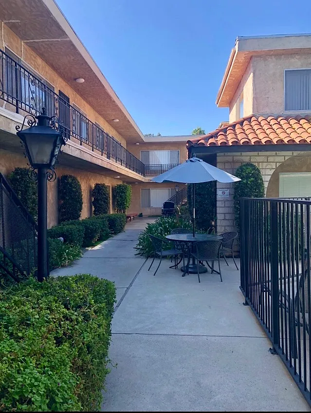 Valley Vista — Photo 1
