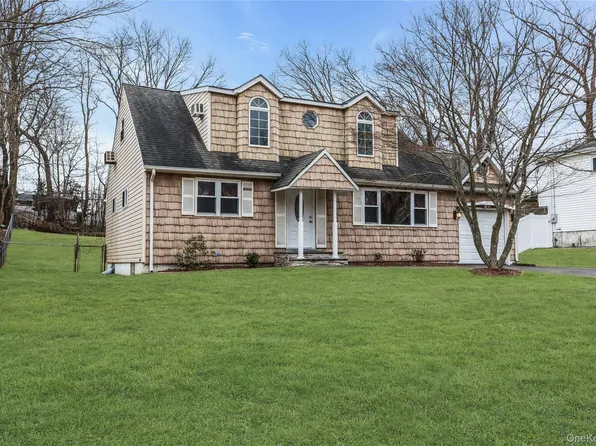 46 Falcon Drive, Hauppauge, NY 11788