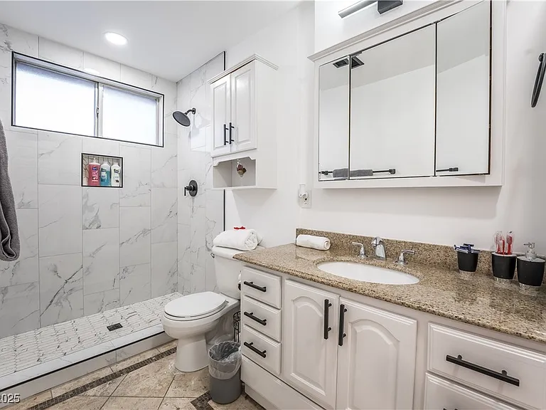 2364 Belvedere Dr — Photo 35