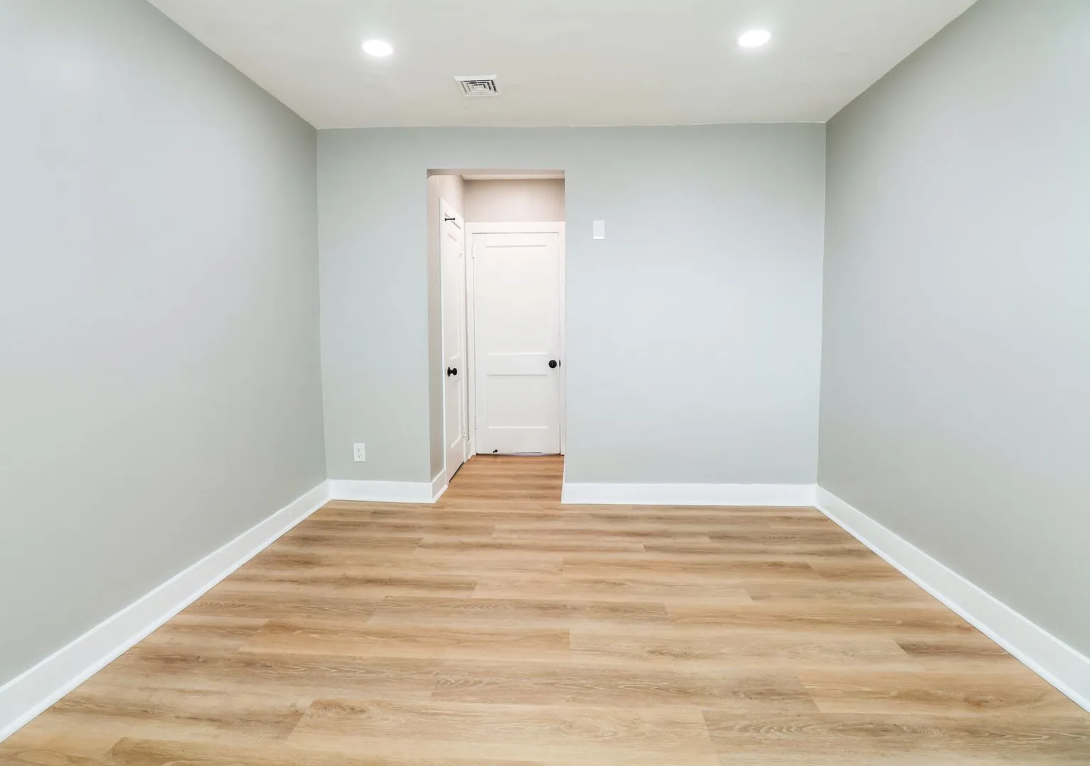 5548 Woodland Ave — Photo 4
