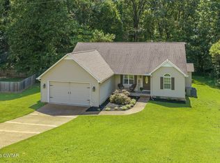 44 Stonehedge Dr, Lexington, TN 38351