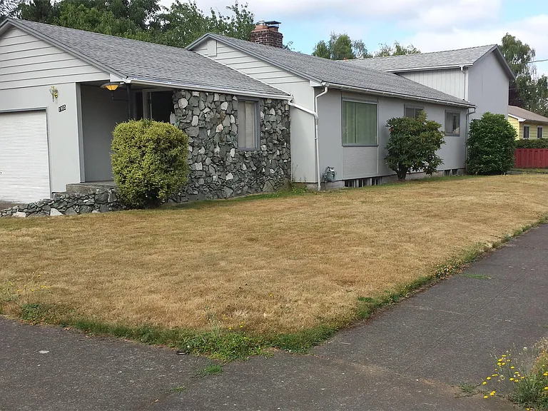 House on corner lot