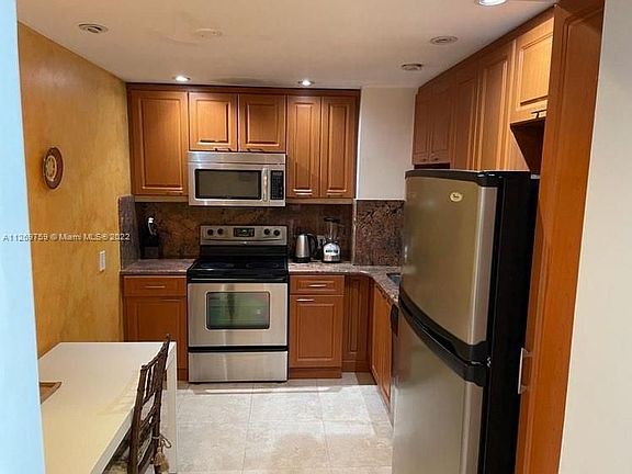 4th image of 100 Bayview Dr APT 1429