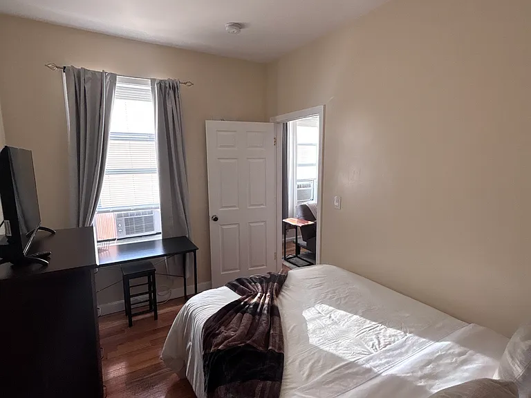 252 Warren St #3 — Photo 12