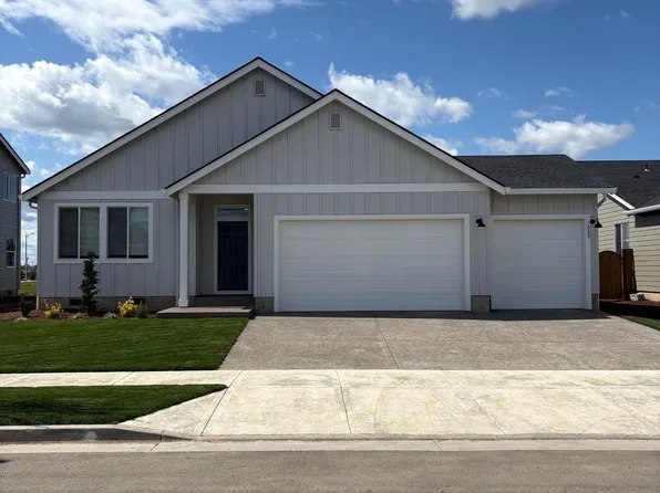 1029 Clemson St, Woodburn, OR 97071