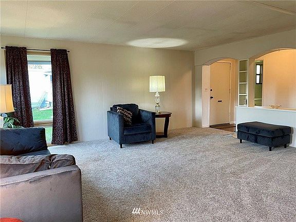 4th image of 1311 Alonda Ln NE