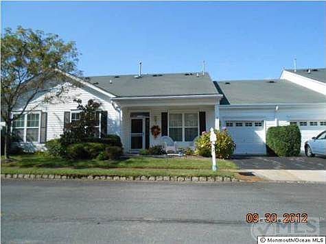 2nd image of 2 Sunnyfield Ln