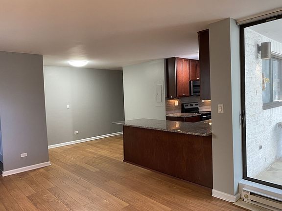 4th image of 362 W Miner St APT 1C