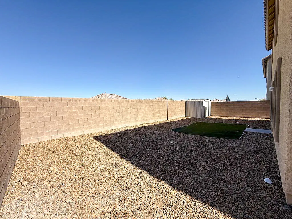 4 bed, 2.5 bath, 2018 sqft, $2,350 — Photo 3