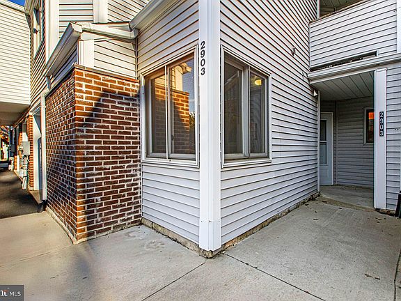 3rd image of 2903 Creekside Dr #91