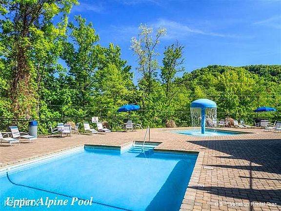 3 swimming areas to choose from