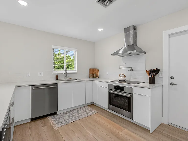 802 Mallard Dr — Photo 24