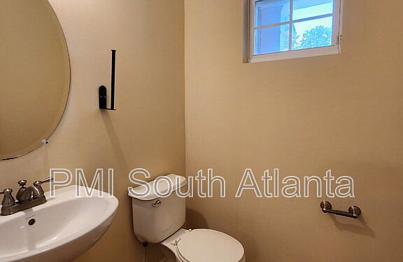 5th image of 3325 Fernview Dr