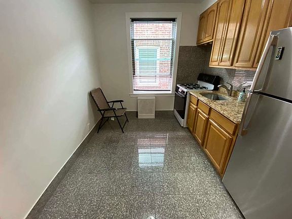 4th image of 33-38 28th St #2A