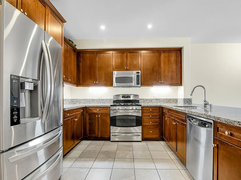 629 Traction Ave #616 — Photo 3