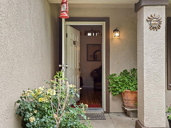 3rd image of 1712 N Myran Ave