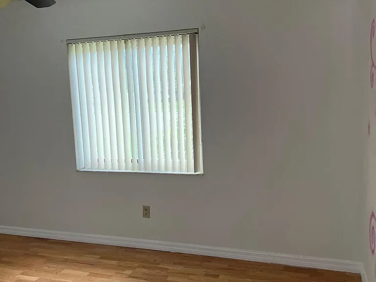 700 Bayberry Ct — Photo 7
