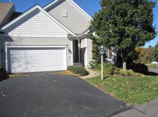 32 Champlain Cir, Plymouth, MA 02360