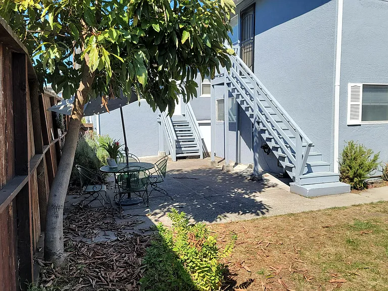 5917 Howell St — Photo 14