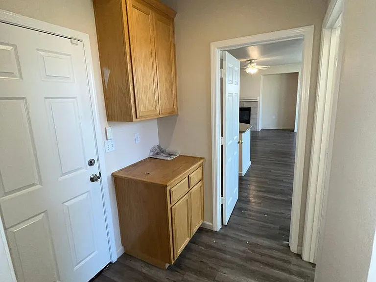9409 Silver Bridle Way — Photo 15
