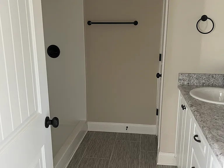 606 Pine St — Photo 5