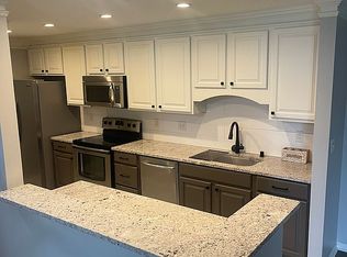 10504 Southern Meadows Dr APT 102, Louisville, KY 40241