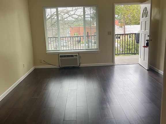3rd image of 236 Sacramento St APT 8