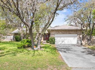 975 Ranchero Rd, Kerrville, TX 78028