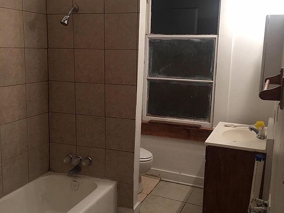 3rd image of 1032 Clouet St