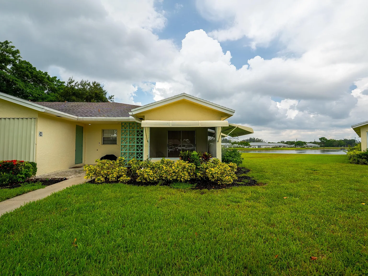 2 bed, 2.0 bath, 1186 sqft, $2,400 — Photo 1