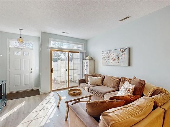 3rd image of 15672 Garnet Way #35