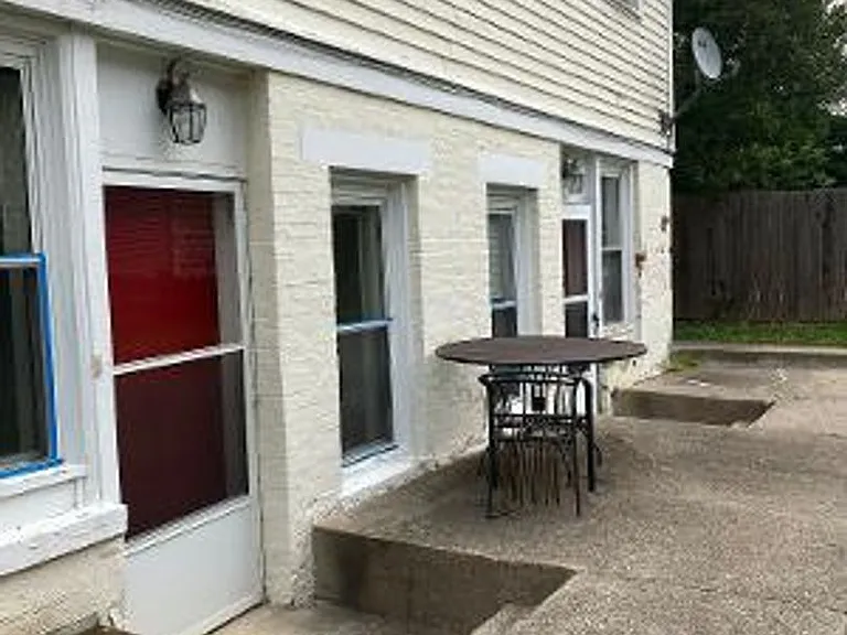 1001 Parkside Pl — Photo 4
