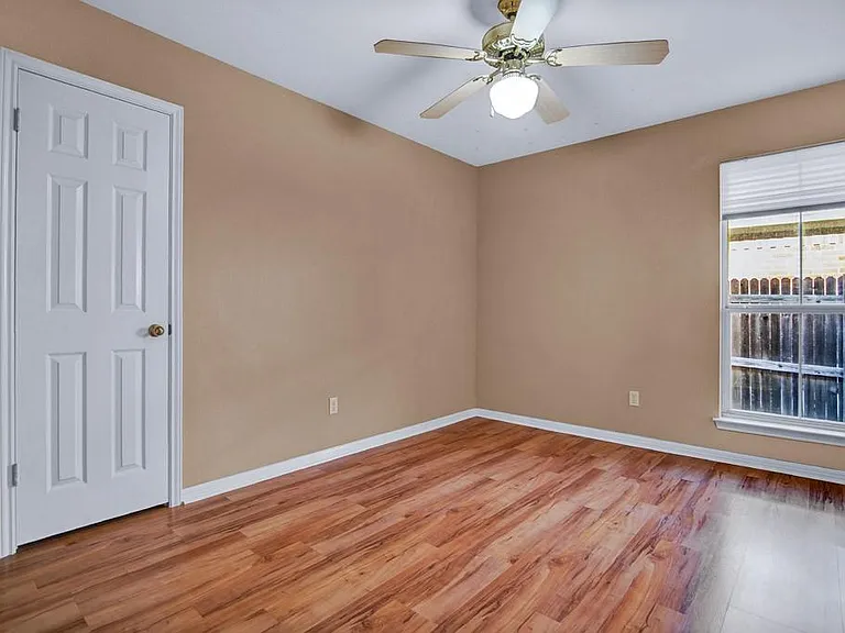 1901 Dapplegrey Ln — Photo 10
