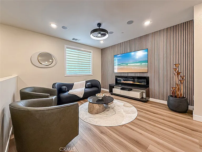 2860 Via Descanso — Photo 4