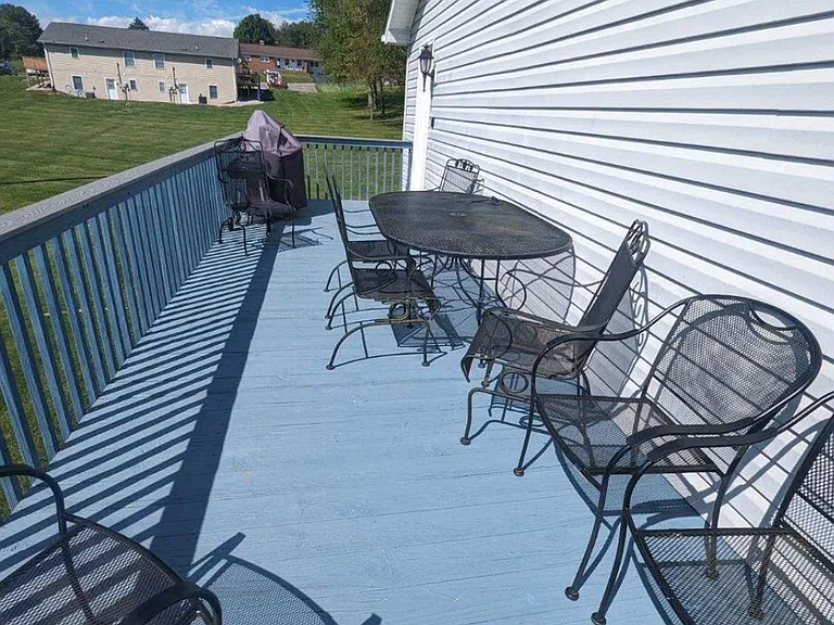 1444 Thomas Ln — Photo 7