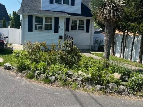 416 Orchard Ave, Laurence Harbor, NJ 08879