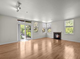 Collins Circle, Portland, OR 97201