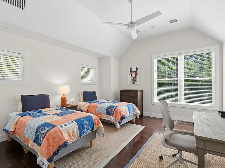 80 Sycamore Dr — Photo 15