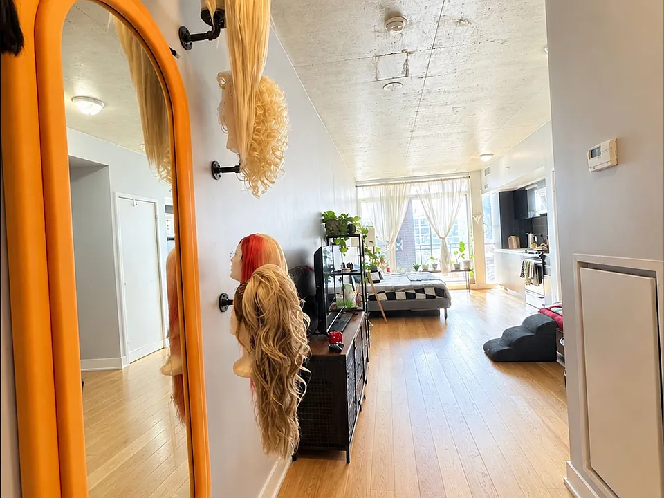 1190 Dundas St E #409