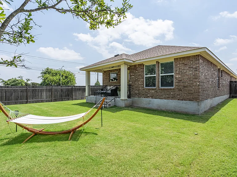 1420 Walden Pond Dr — Photo 15