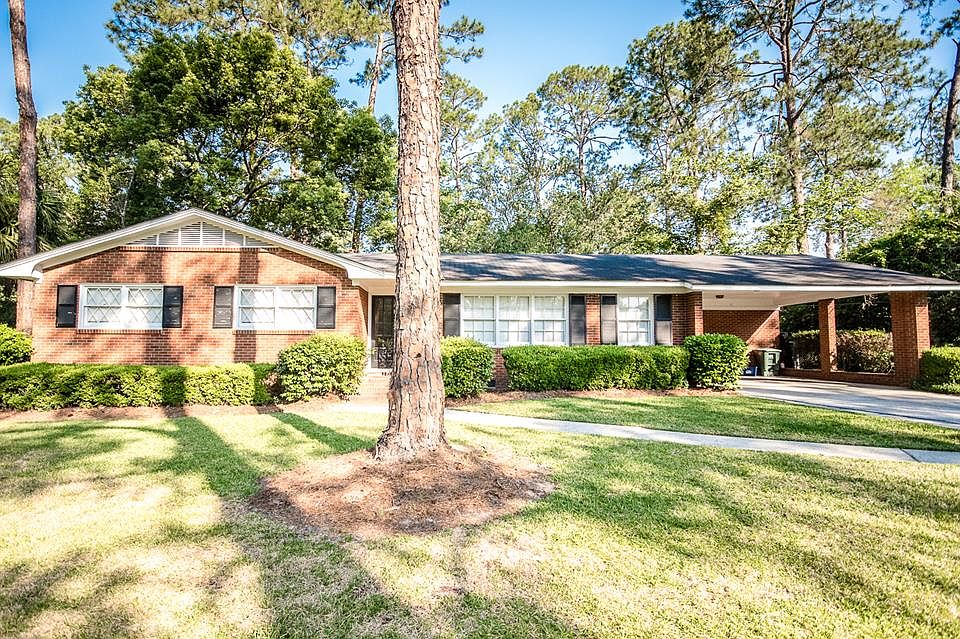 1st image of 1106 Lake Dr