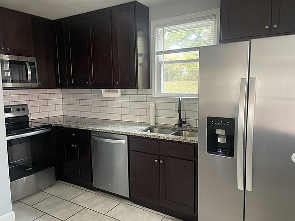4th image of 214 Clearview Dr