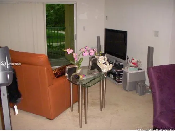 6001 SW 70th St APT 150, South Miami, FL 33143
