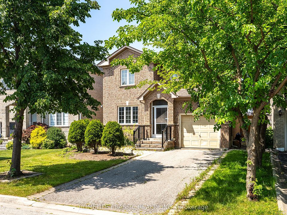 1st image of 44 Wildberry Cres