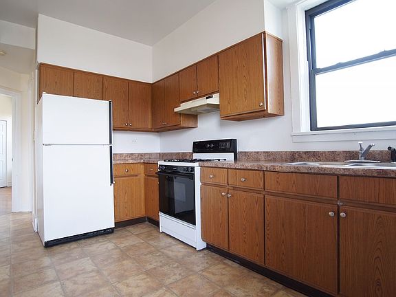 5th image of 2638-50 N Milwaukee Ave #2647-2