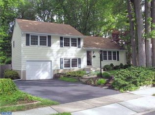 873 Waterford Dr, Delran, NJ 08075