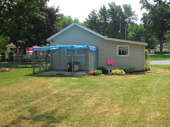 4th image of 2639 Lake Shore Dr