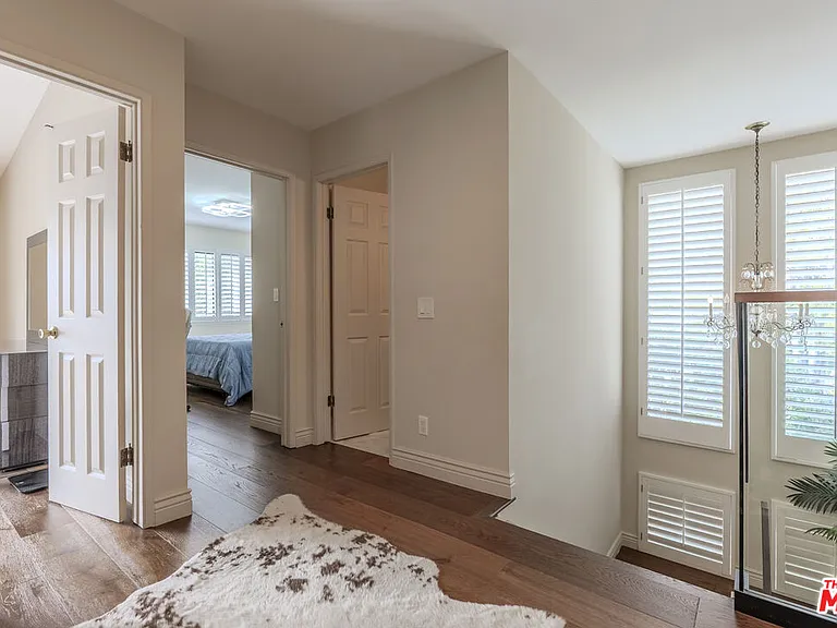 2637 Angelo Dr — Photo 46